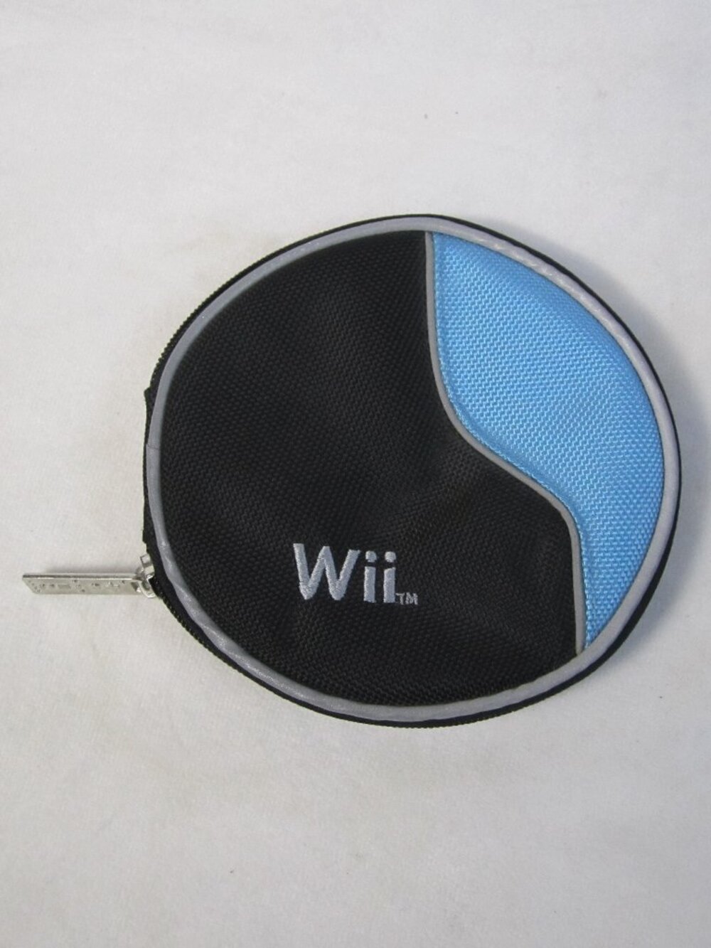 Nintendo Wii Soft Zipper CD Carrying Blue / Black Case - 12 CD Capacity
